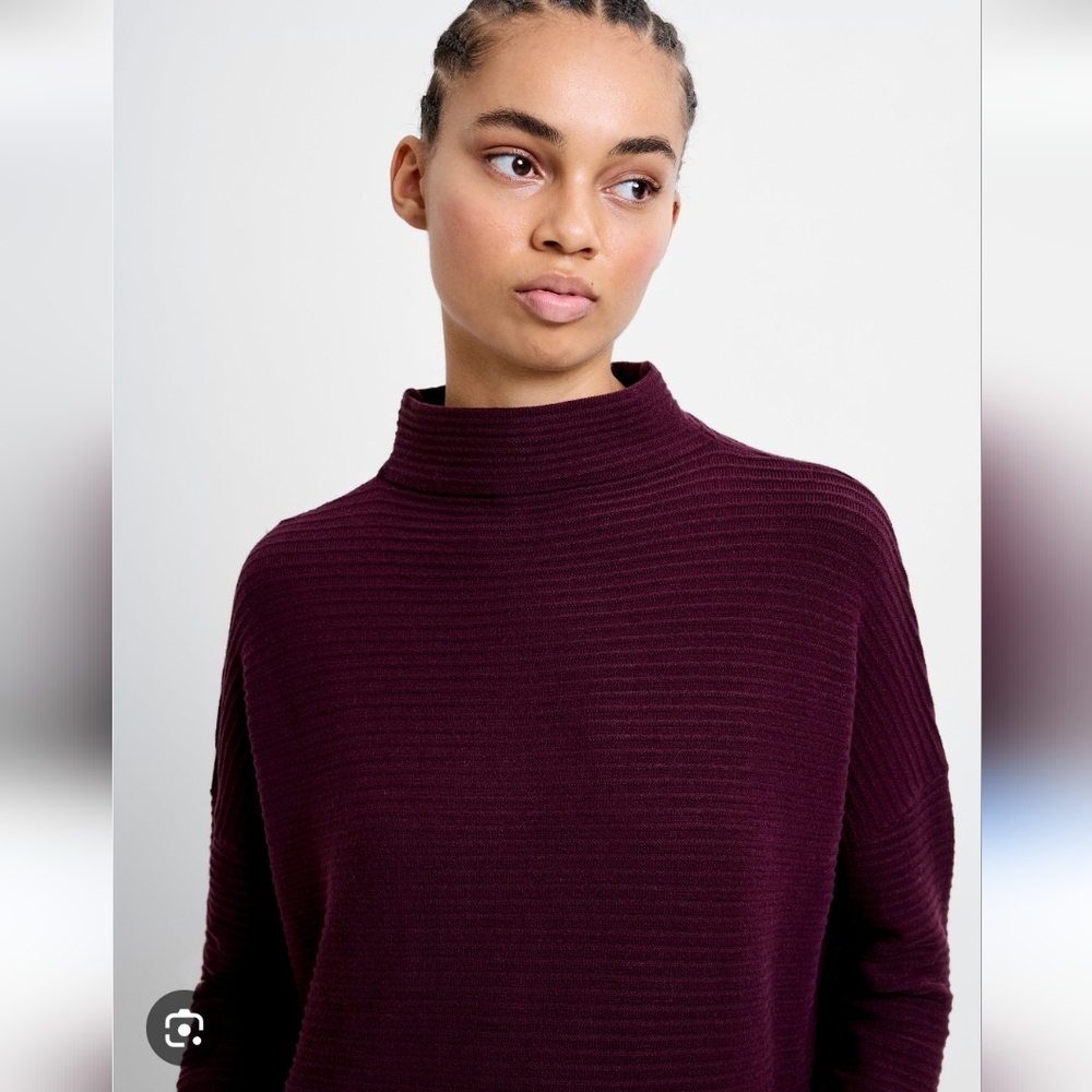LOFT Ann Taylor Knit Funnel Neck Burgundy Sweater Size XS - Great Condition
